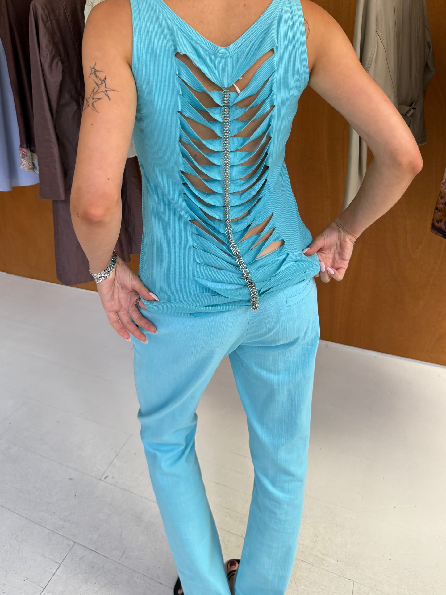Open-back Tanktop